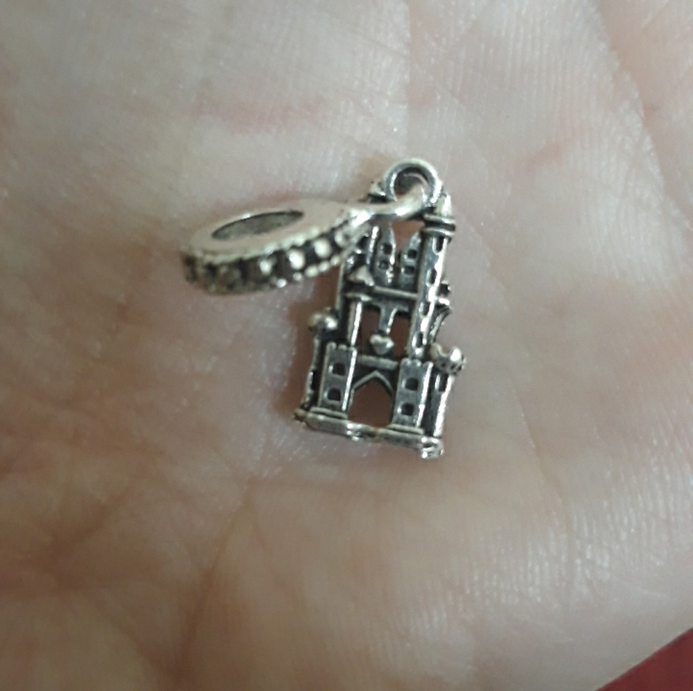 Castle charm 925